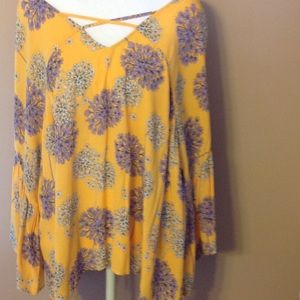 A.N.A long bell sleeve gorgeous top